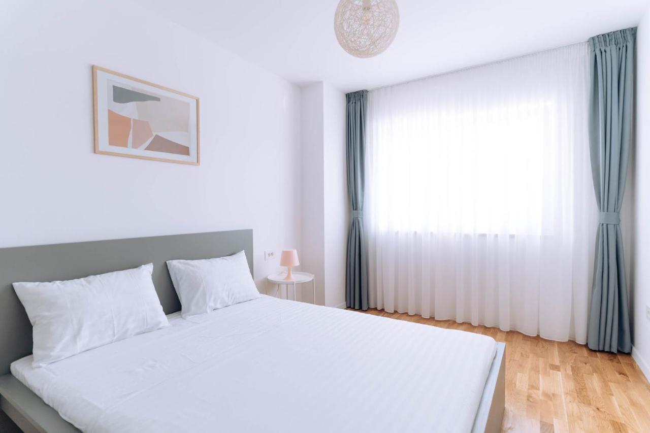 Flamingo Suites Oradea Exterior foto