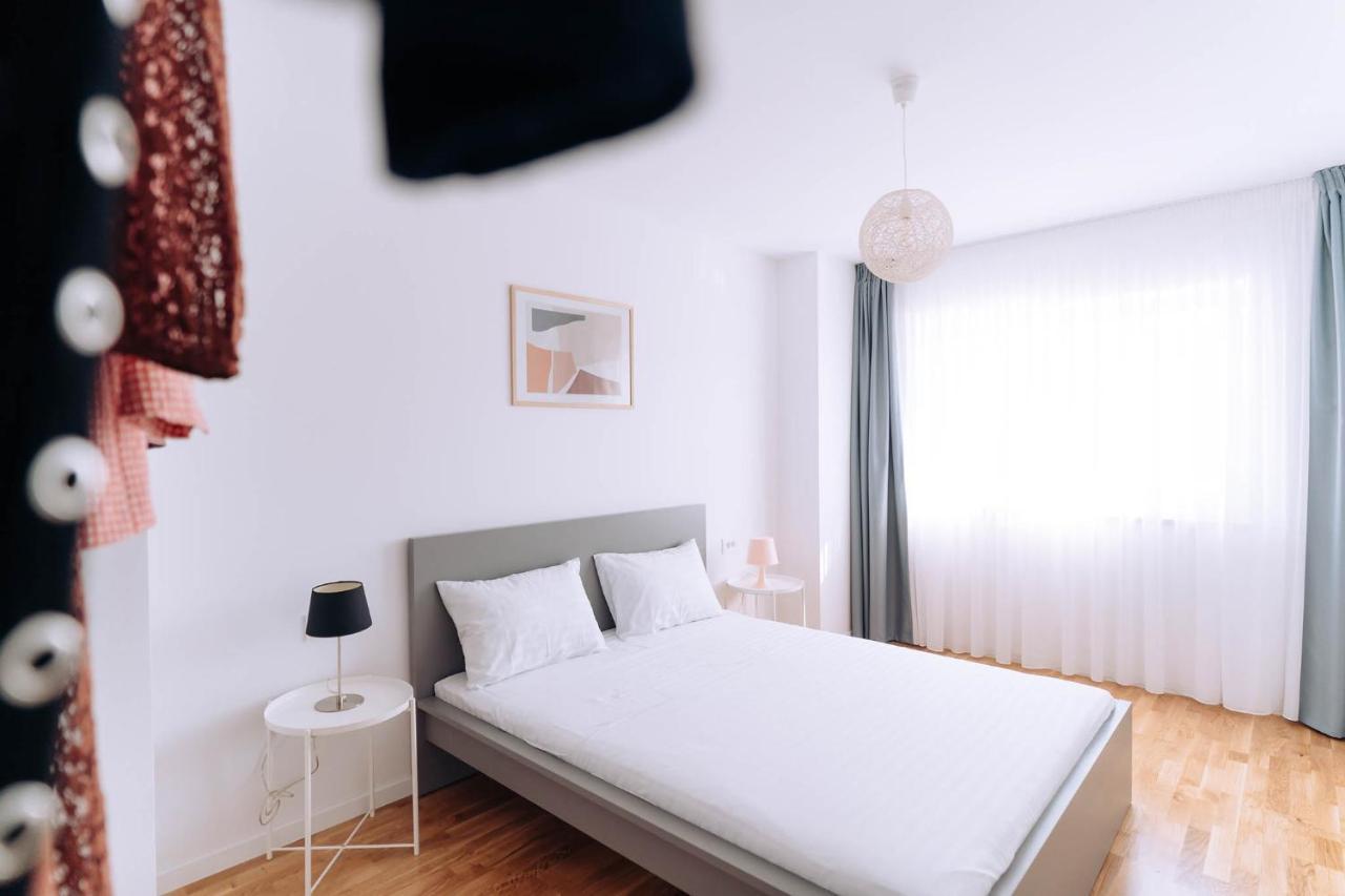 Flamingo Suites Oradea Exterior foto